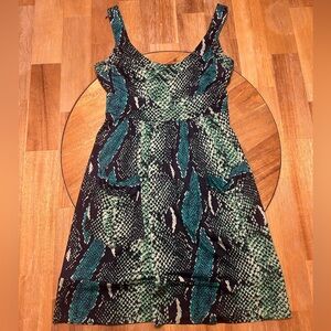 Diane Von Furstenberg Green Snakeskin Patterned Mini Dress 100% Silk